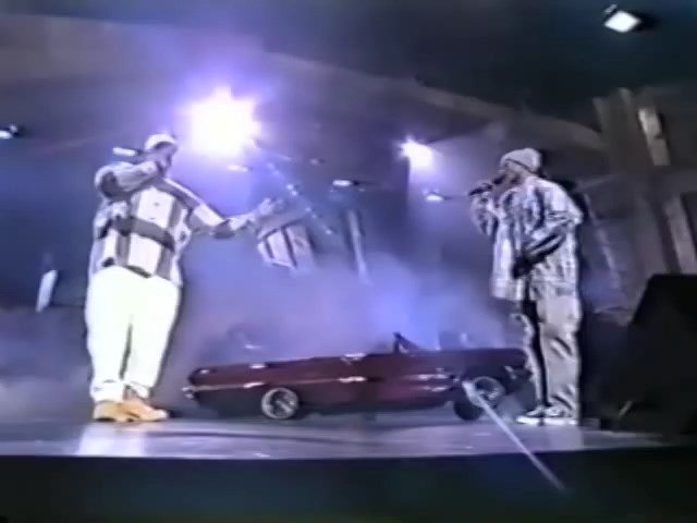 Dr. Dre & Snoop Dogg - Nuthin But A "G" Thang / Who Am I live Soul Train Awards 1994