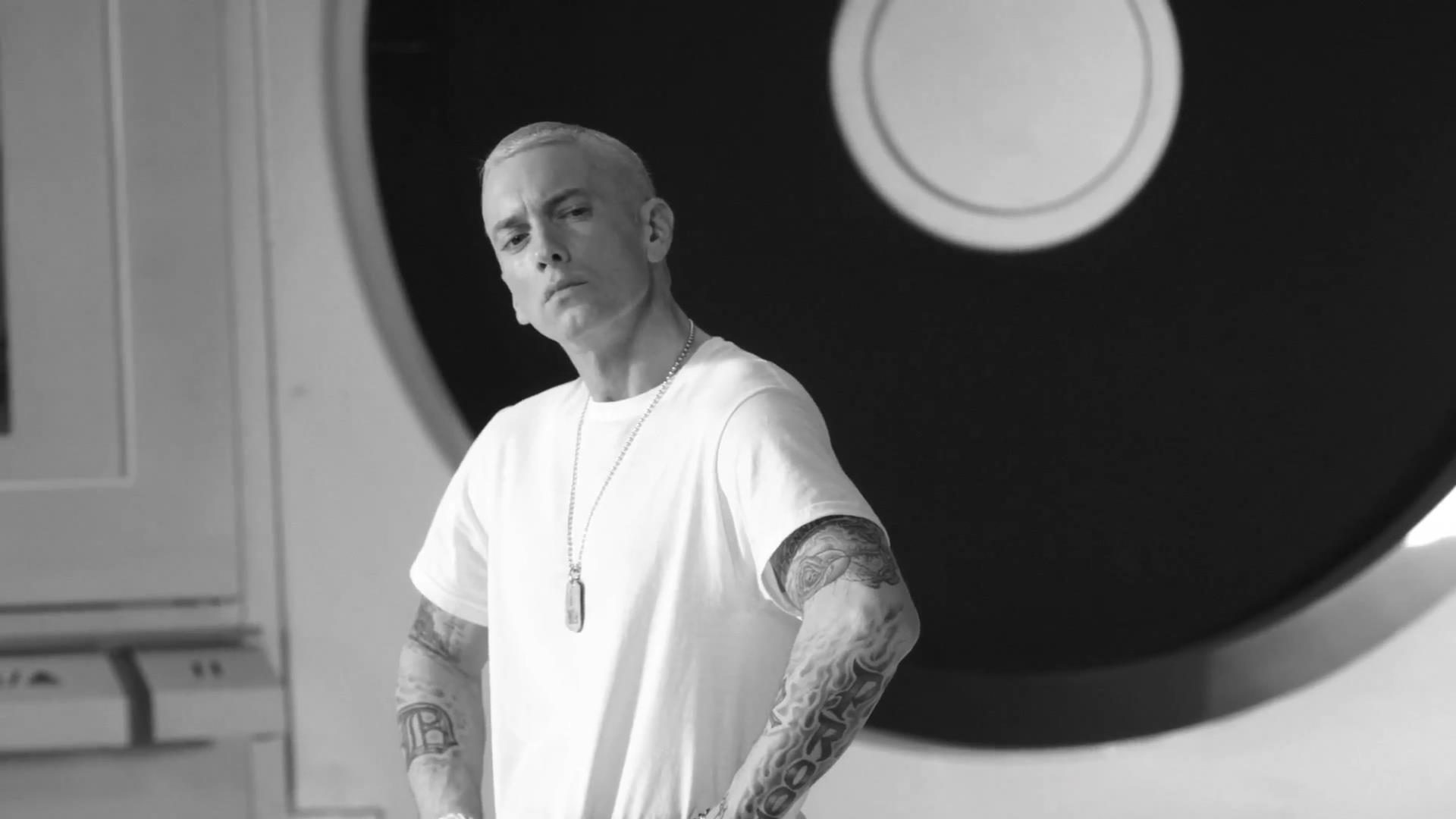 Eminem - Making the video Berzerk