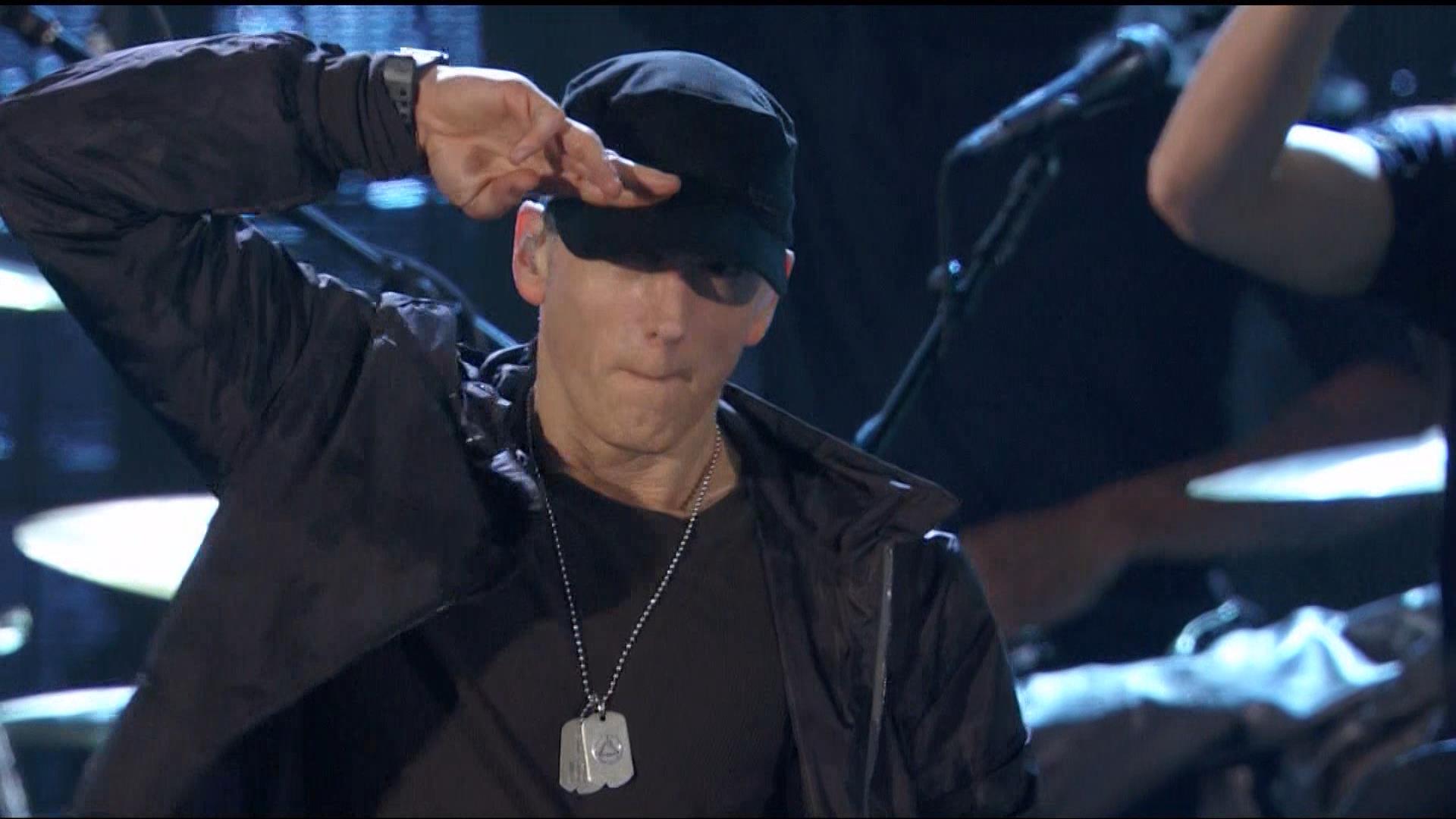 Eminem - The Monster ft. Rihanna, Guts Over Fear, Not Afraid & Lose Yourself live The Concert for Valor