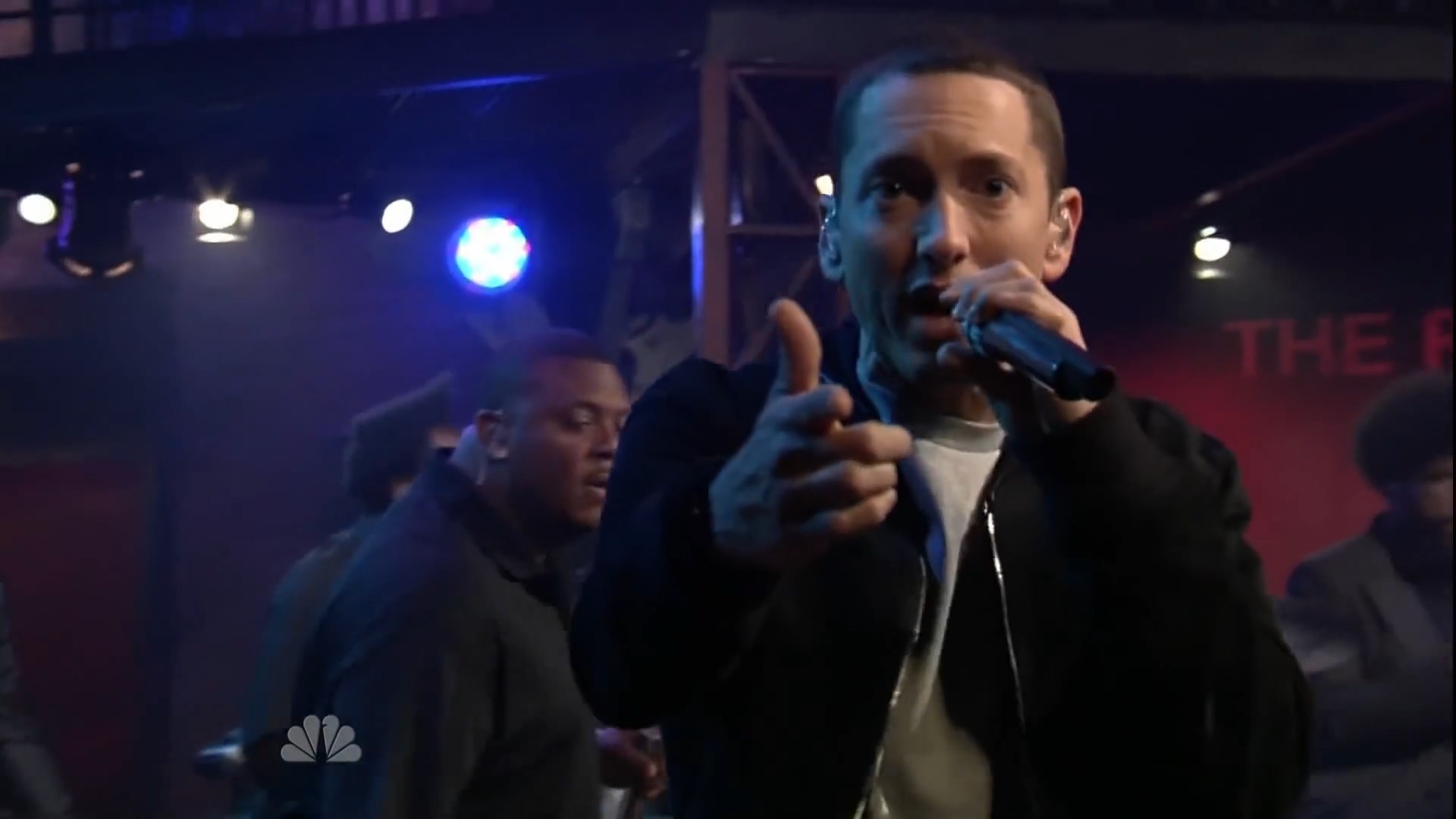 Eminem - Won't Back Down ft. The Roots live Late Night with Jimmy Fallon 2010
