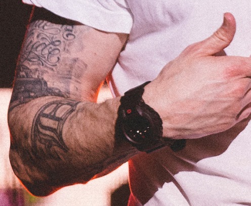 Eminem: часы G-Shock GDX6900MNM-1 в продаже