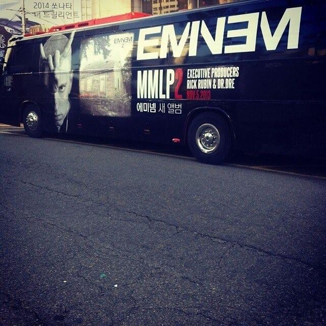 Eminem MMLP2 автобус в Корее