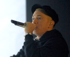 Eminem выпустит клип Rap God в цвете